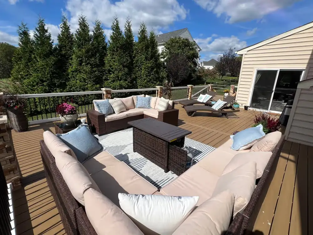 decks1-Composite-Deck-With-Sectional-And-Loungers